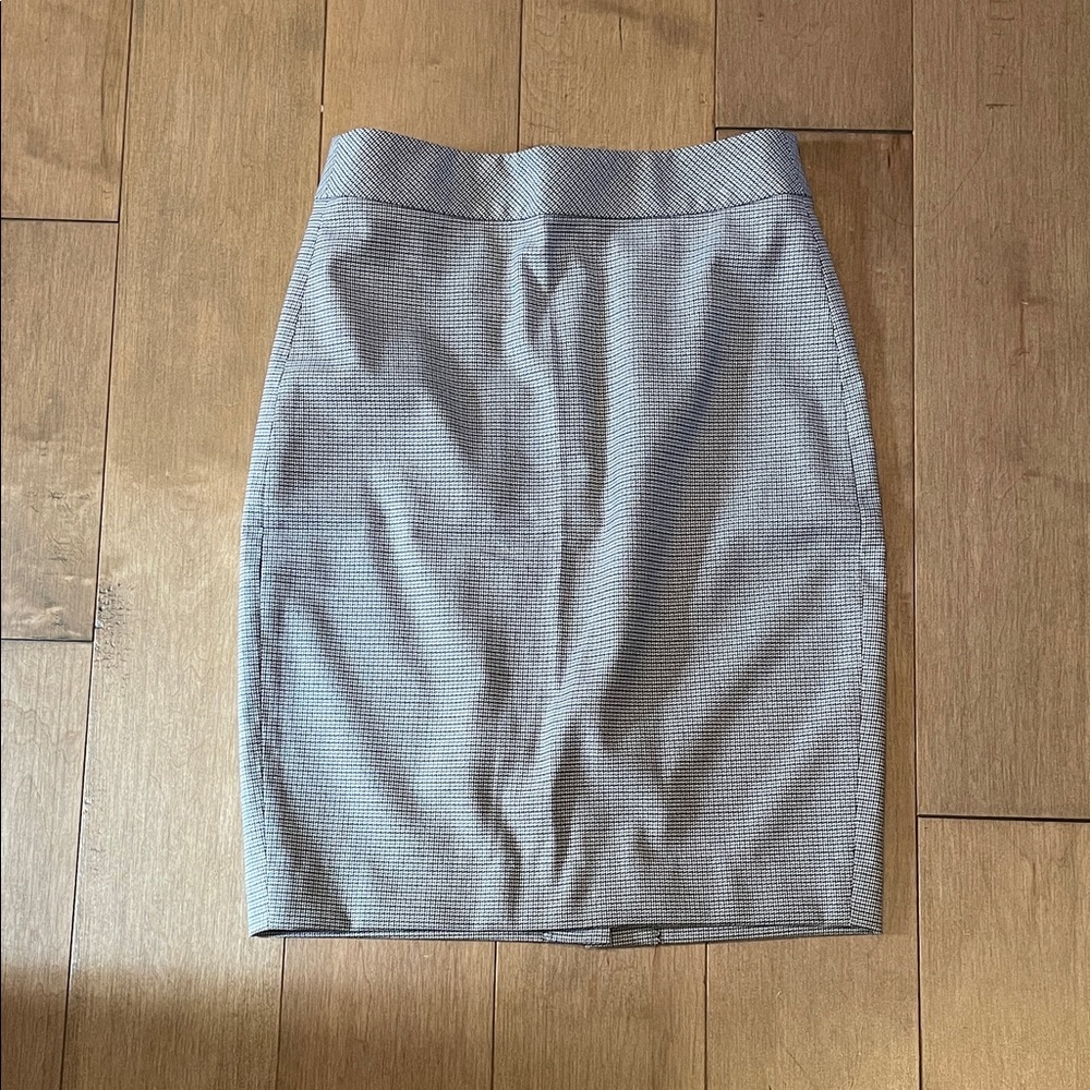Elegant Gray Pencil Skirt